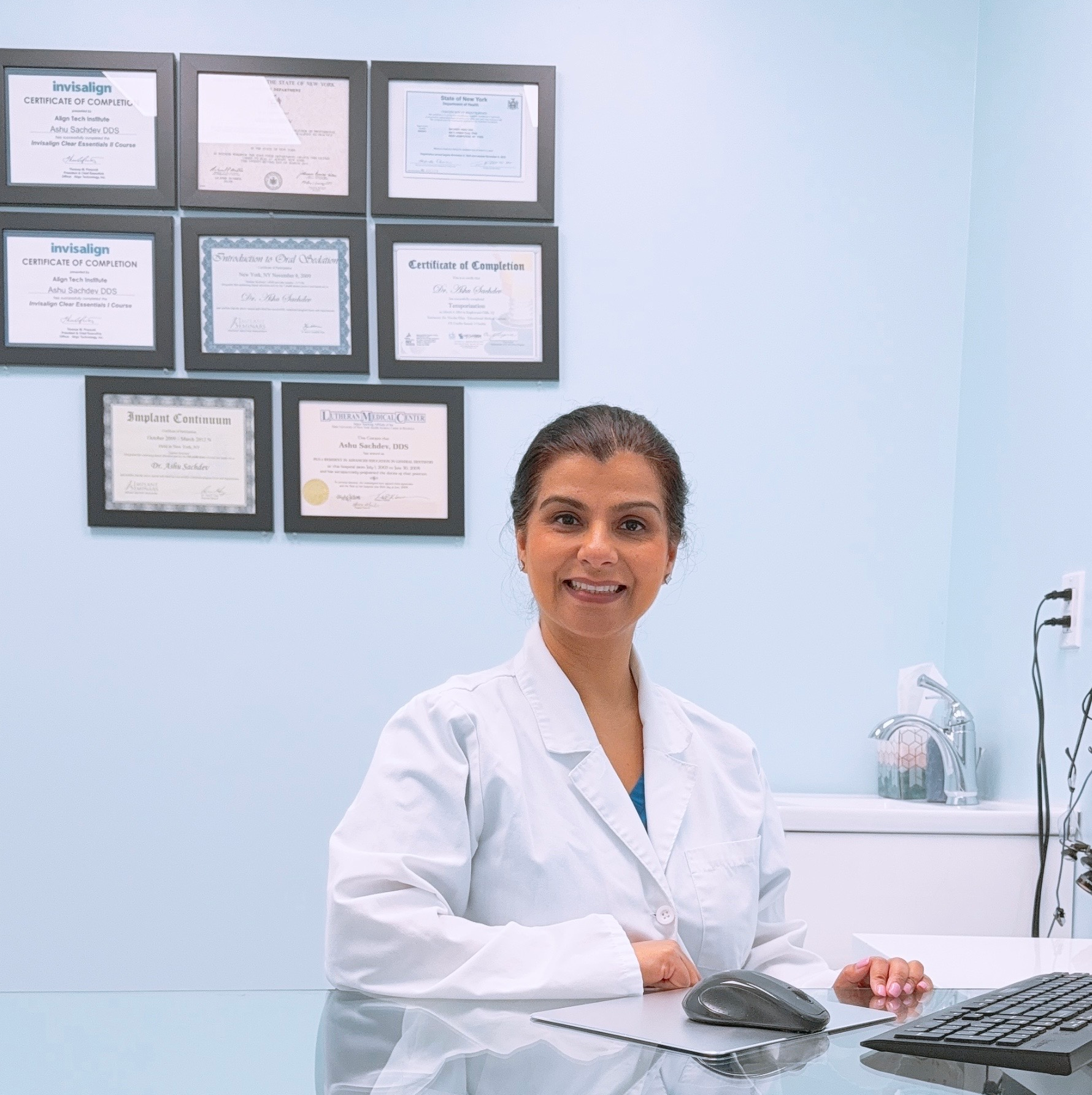 Dr. Ashu Sachdev, DDS